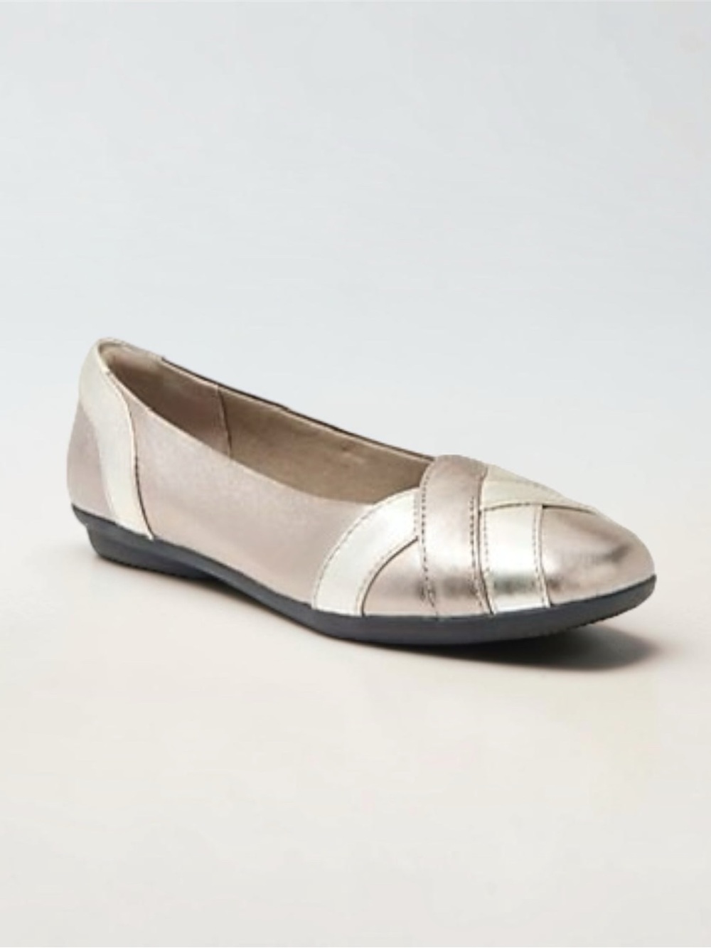 Clarks Collection Gracelin Mia Ballet Flat in Metallic Combi Size 9W